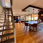 Maison D'architecte Situee Sur La Route Des Vins