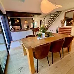 Maison D'architecte Situee Sur La Route Des Vins