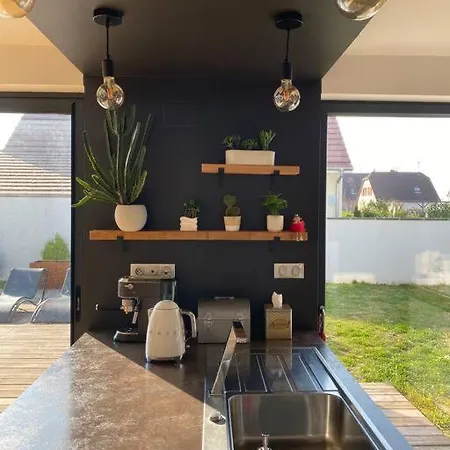 Maison D'architecte Situee Sur La Route Des Vins