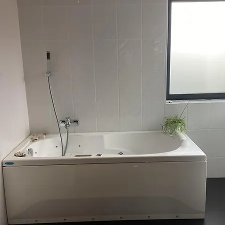 Maison D’architecte Située Sur La Route Des Vins