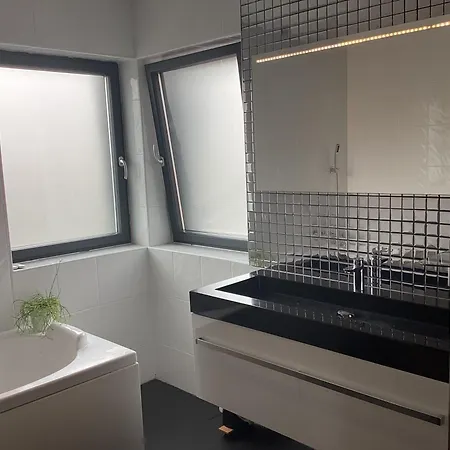 Maison D’architecte Située Sur La Route Des Vins *