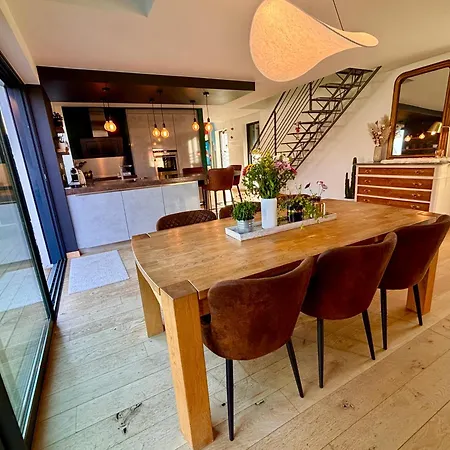 Maison D’architecte Située Sur La Route Des Vins
